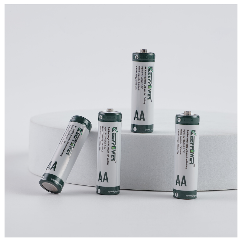 Keeppower i4 - Genopladelige AA batterier, 4 stk. inkl. oplader